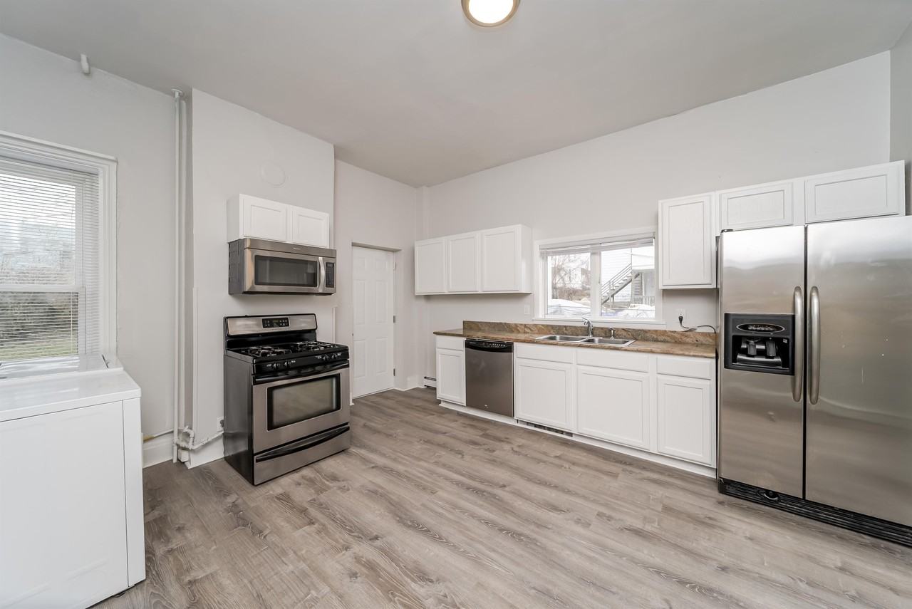 71 Fourteenth St #SF - Photo 4 of 36