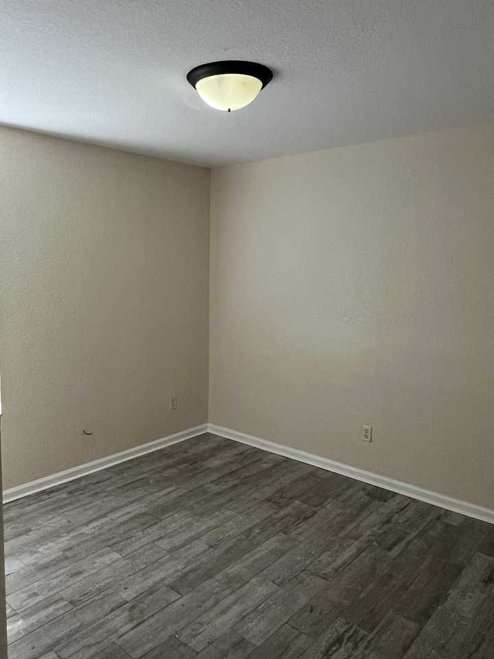 6039 East Adams Street #1 - Photo 5 of 31