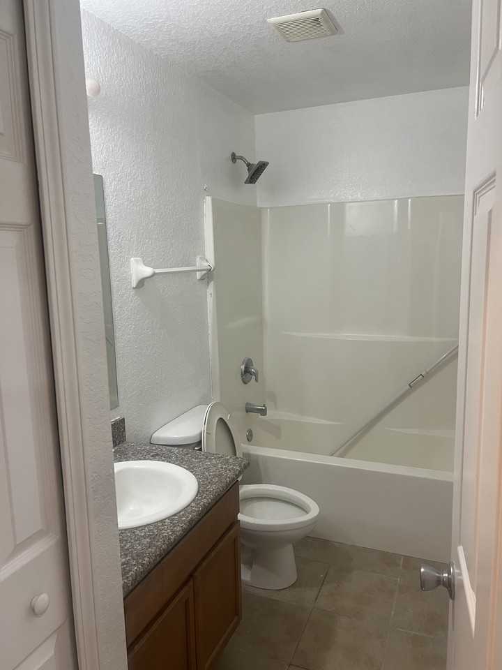 6039 East Adams Street #1 - Photo 6 of 31