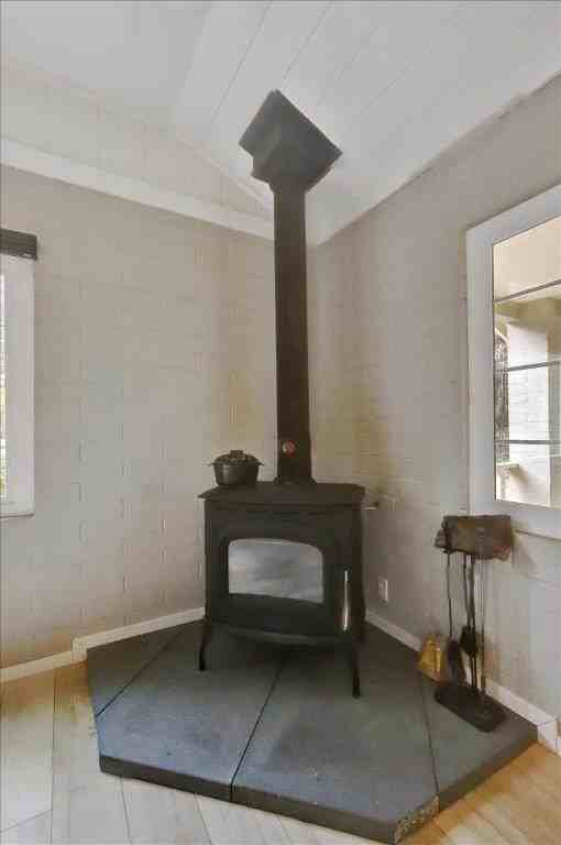 301 Woodpecker Ln #MAIN - Photo 3 of 12