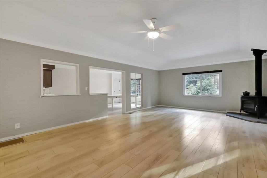 301 Woodpecker Ln #MAIN - Photo 4 of 12