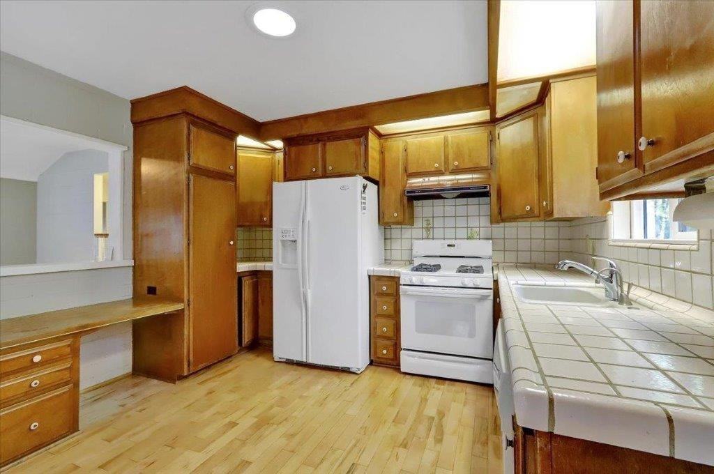 301 Woodpecker Ln #MAIN - Photo 5 of 12