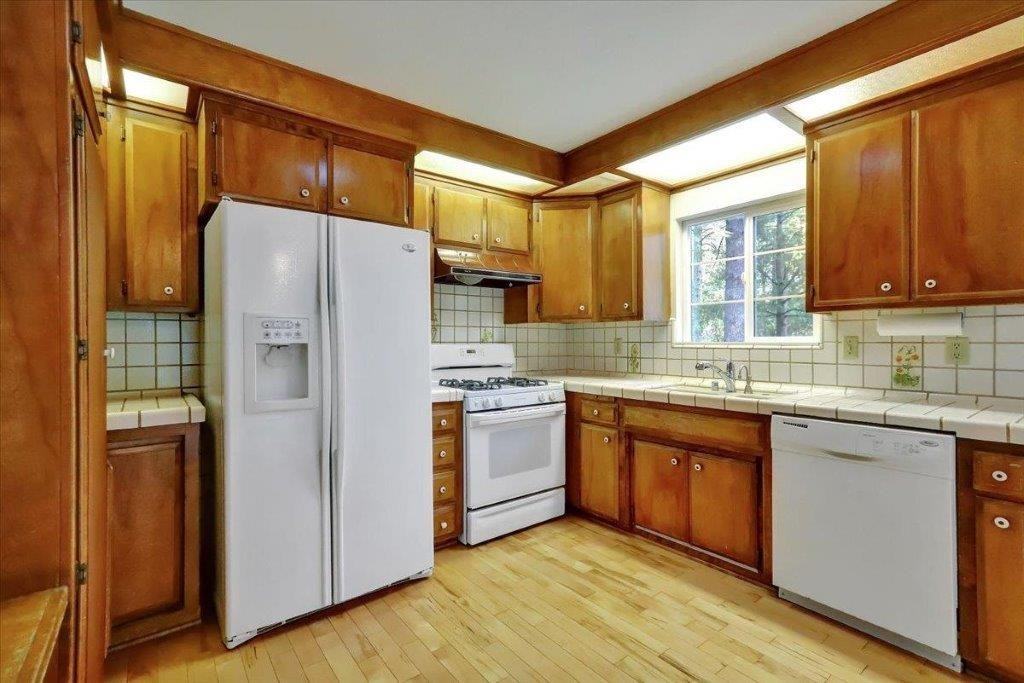 301 Woodpecker Ln #MAIN - Photo 6 of 12