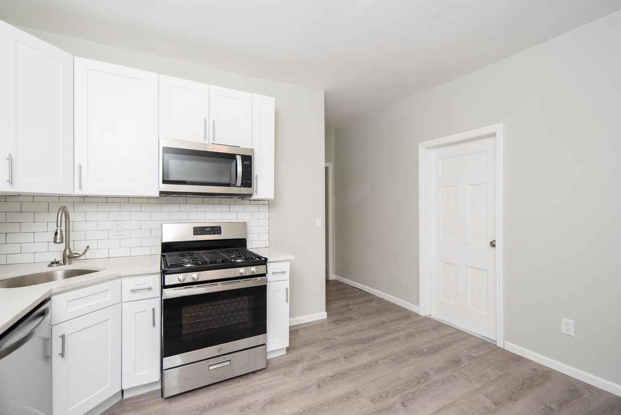 2326 15th St #1 - Photo 3 of 33