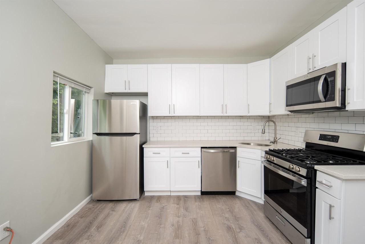 2326 15th St #1 - Photo 5 of 33