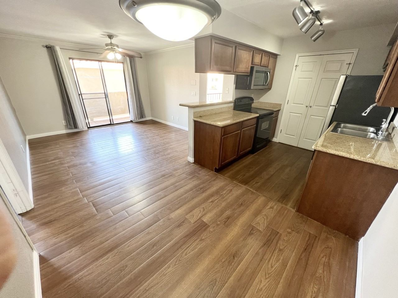 3135 S Mojave Rd #2ndFL - Photo 4 of 25