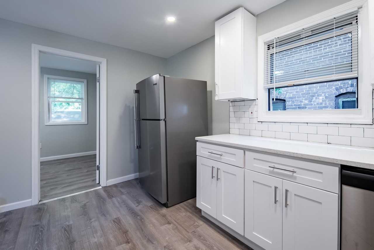 169 Hutton St #2REAR - Photo 5 of 28