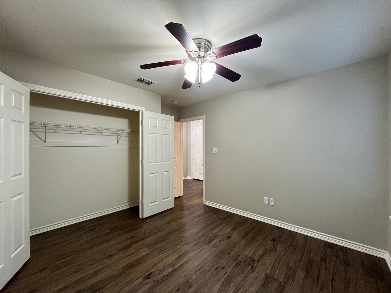 Amberwood Townhomes - Photo 5 of 47