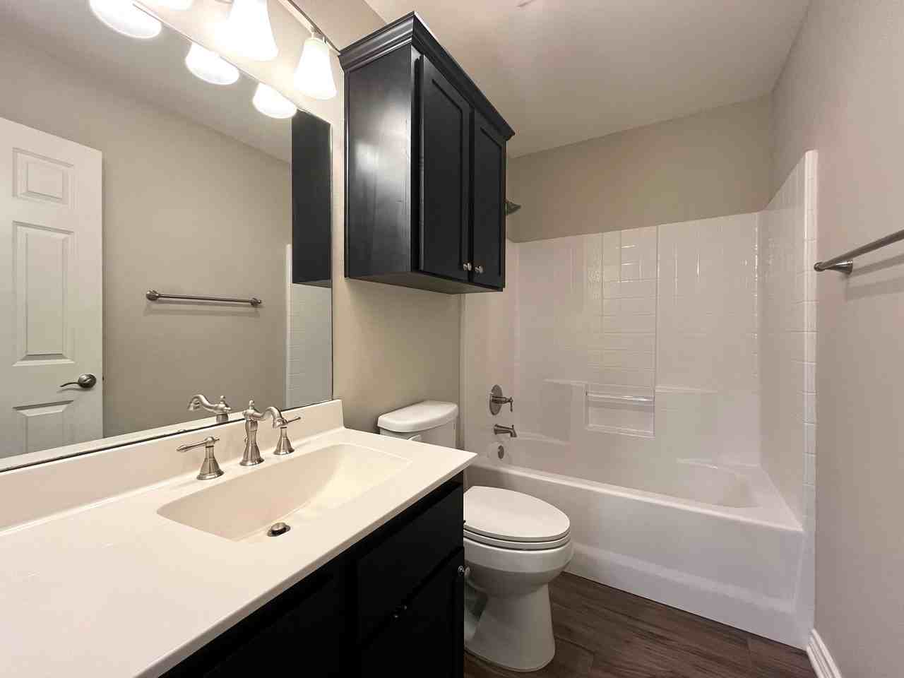 Amberwood Townhomes - Photo 6 of 47