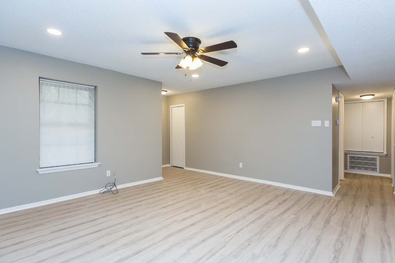 10 Greenhaven Pl #1 - Photo 2 of 10