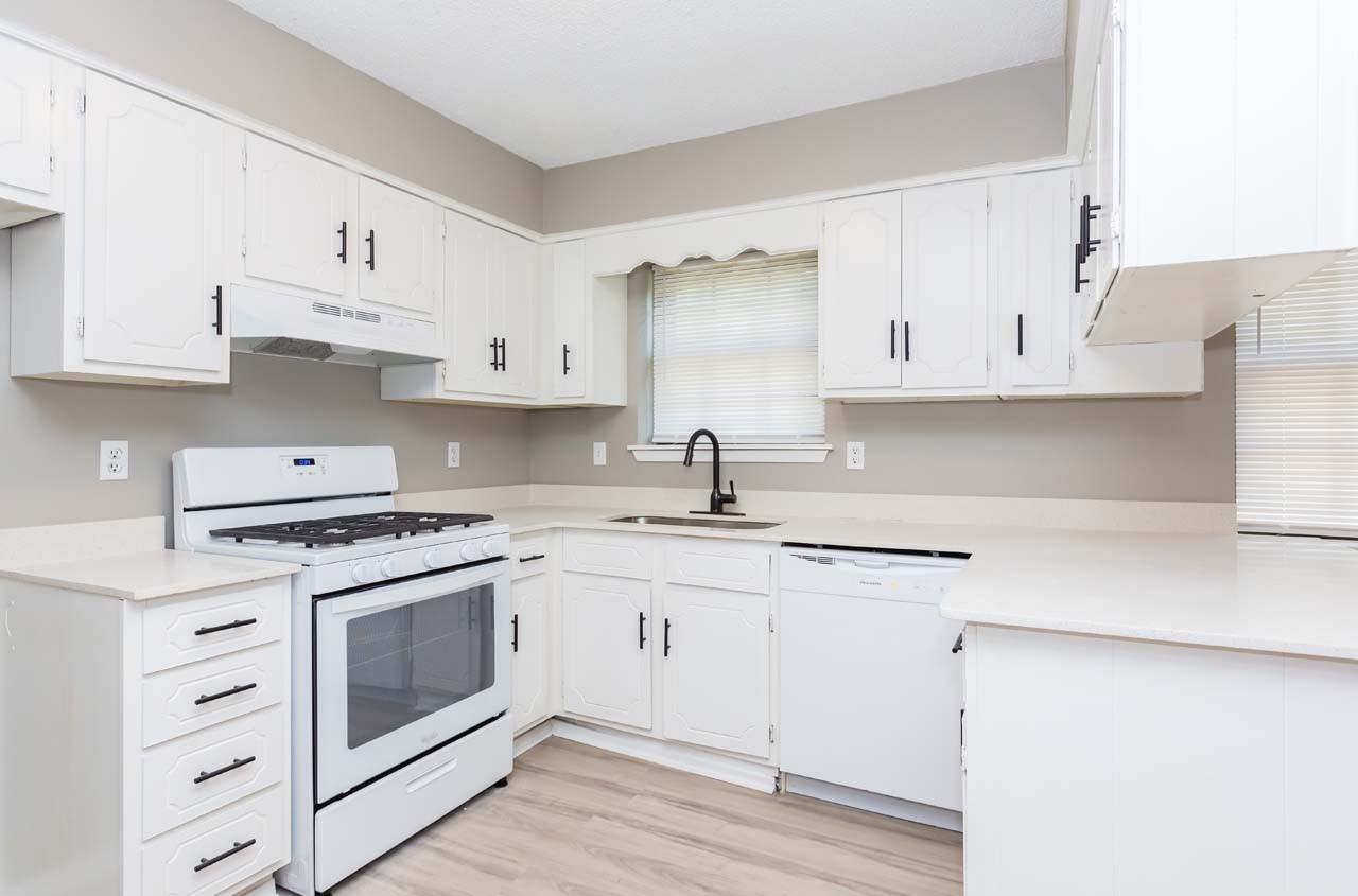 10 Greenhaven Pl #1 - Photo 3 of 10