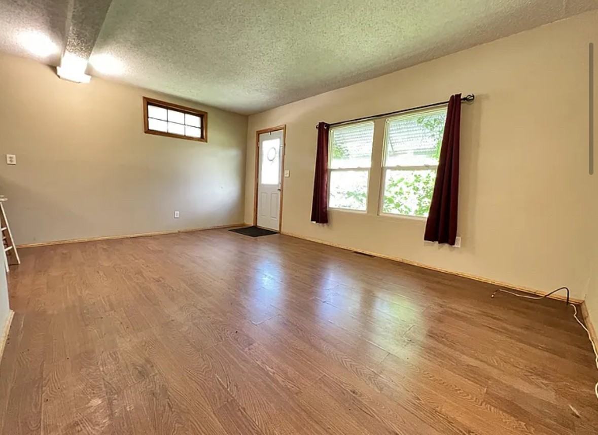 202 14th Avenue Southwest #1 - Photo 4 of 21