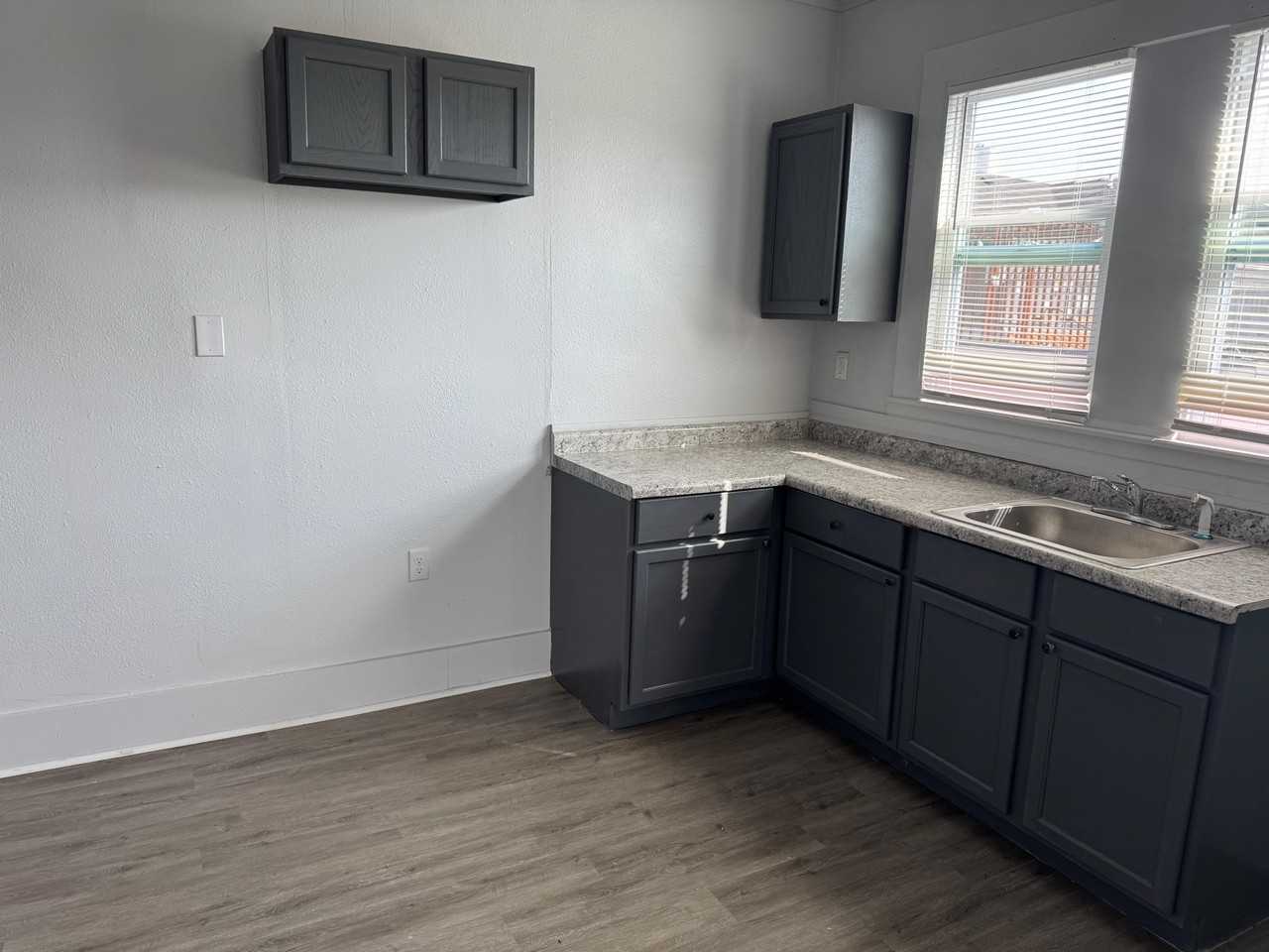 3724 3724 Wager Avenue - 3 (3726 A1) UP Right - Photo 3 of 8