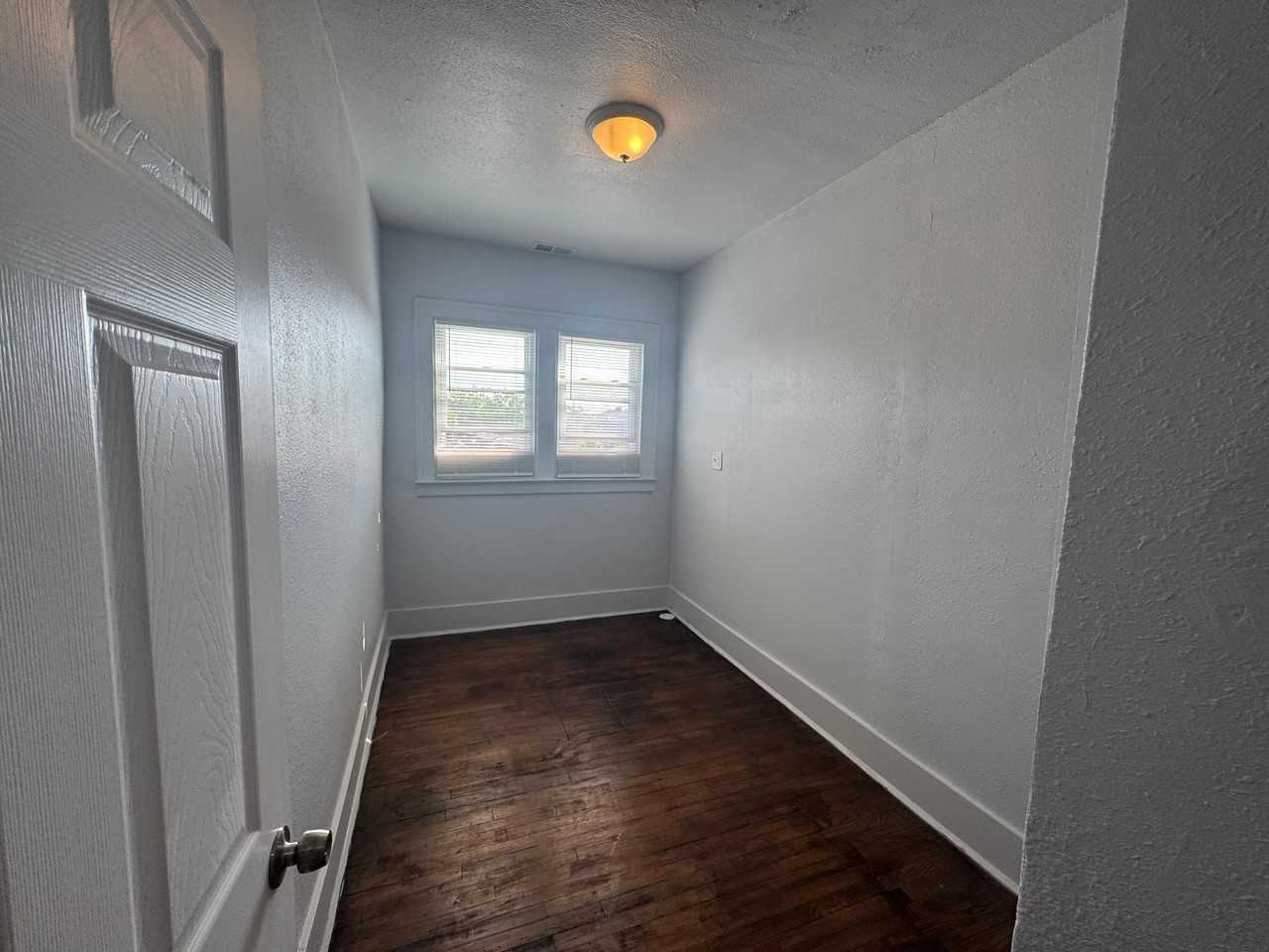 3724 3724 Wager Avenue - 3 (3726 A1) UP Right - Photo 4 of 8