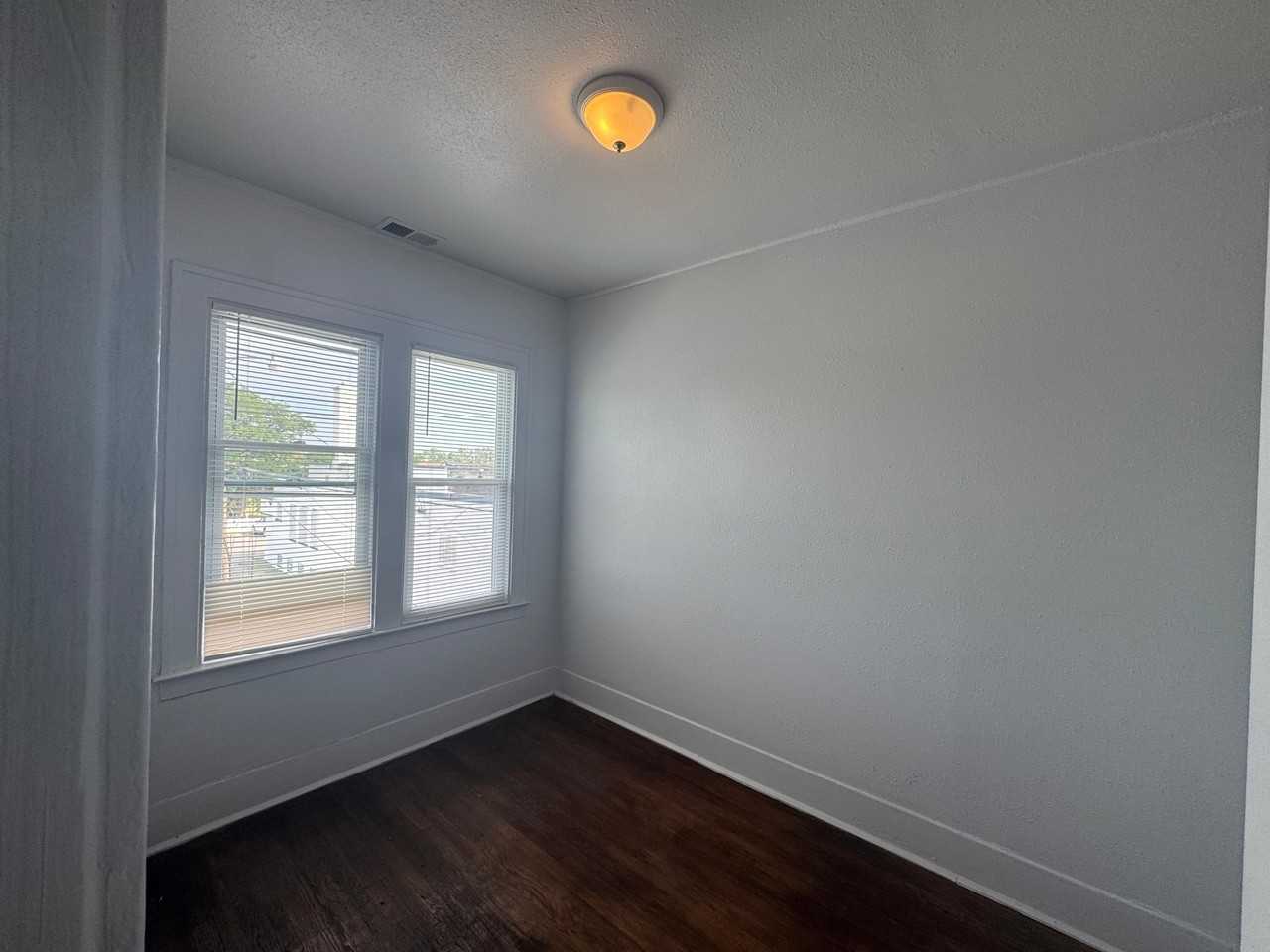 3724 3724 Wager Avenue - 3 (3726 A1) UP Right - Photo 5 of 8
