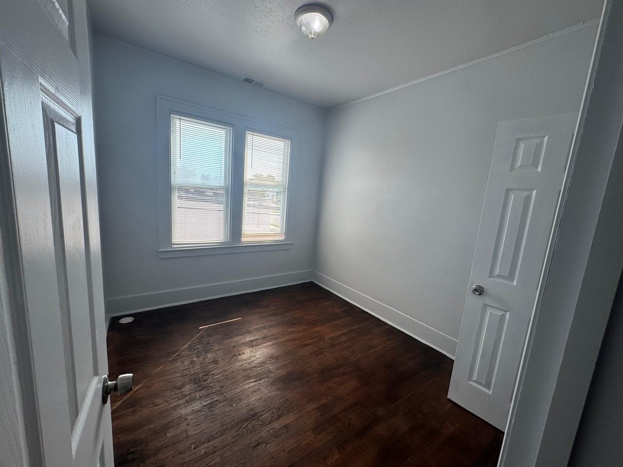 3724 3724 Wager Avenue - 3 (3726 A1) UP Right - Photo 7 of 8