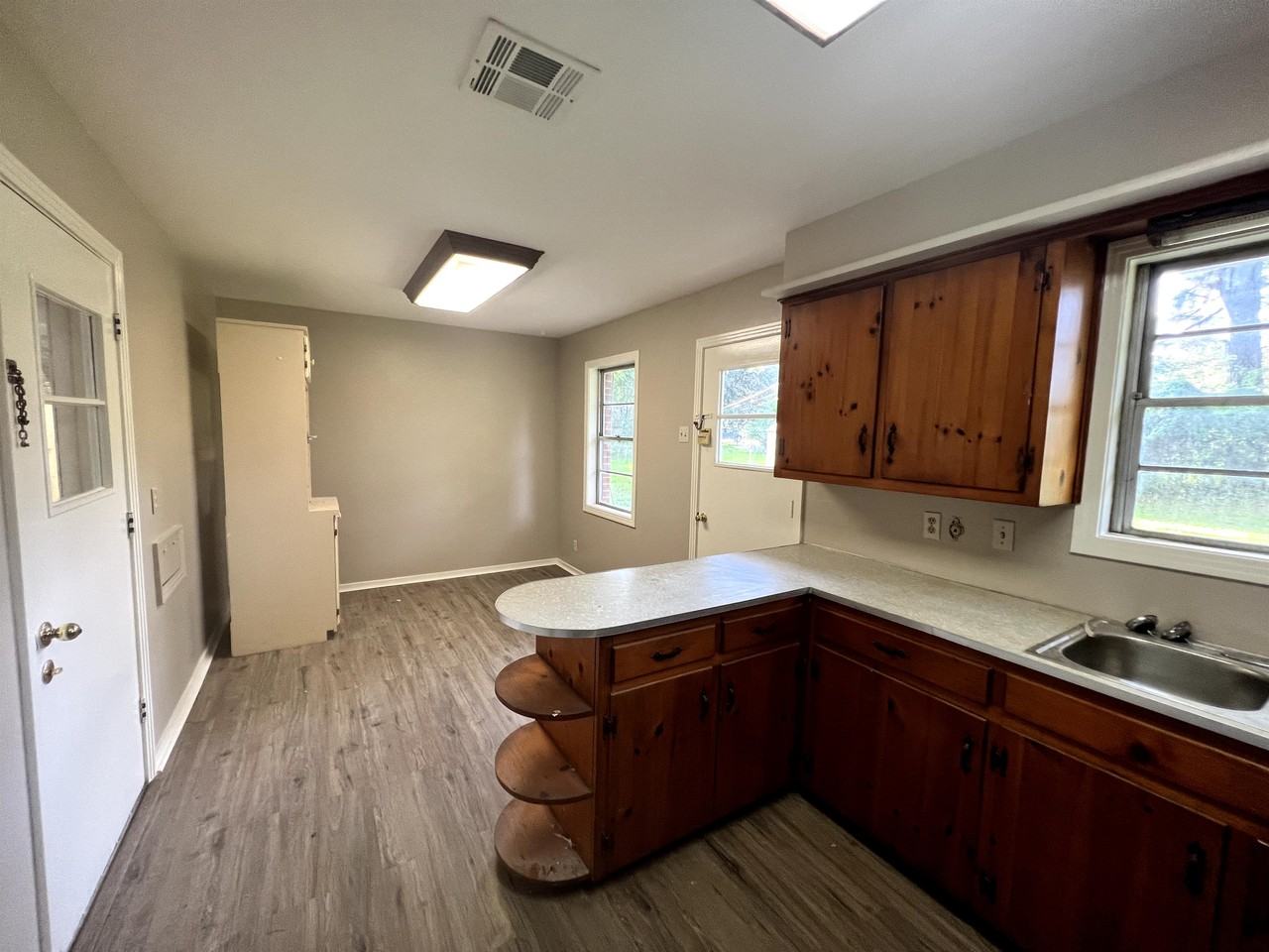 703 Camellia Drive #1 - Photo 5 of 32