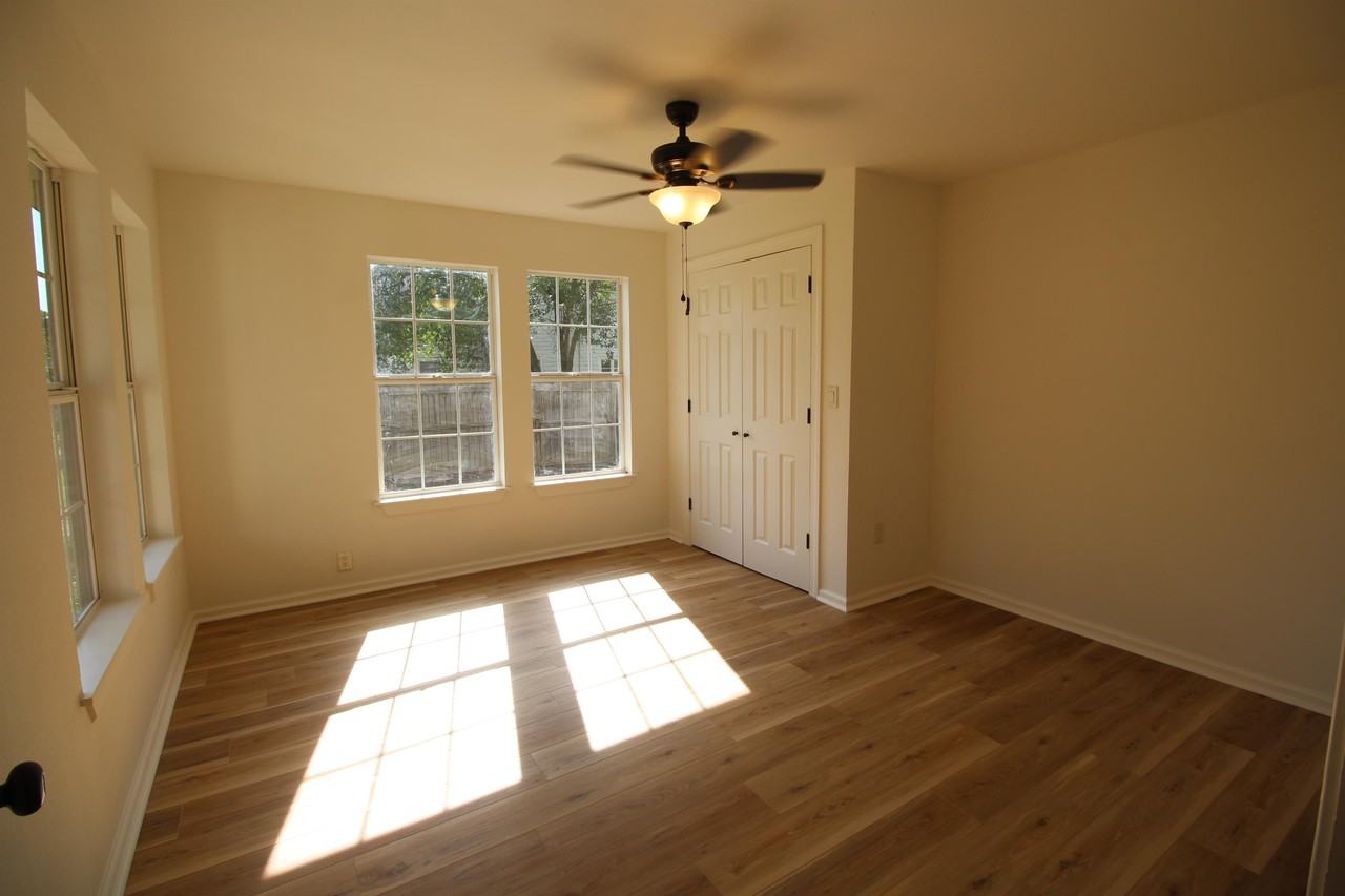 111 W Wolfe St #1 - Photo 3 of 13