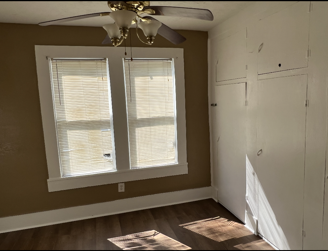 925 Gulf St #1 - Photo 3 of 5