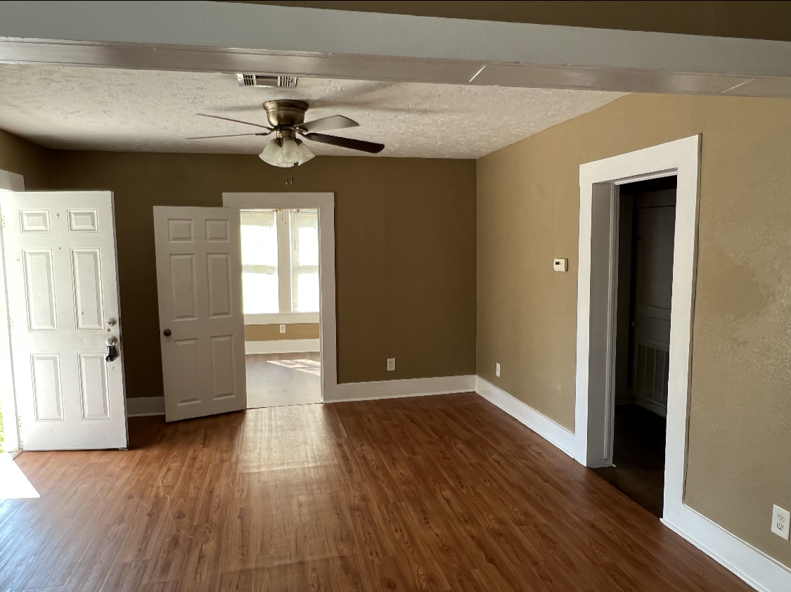 925 Gulf St #1 - Photo 5 of 5