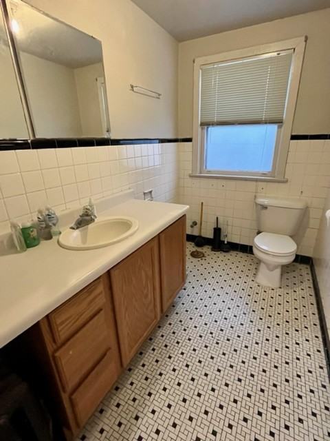 201 N Pinckney St #201-2 - Photo 3 of 14