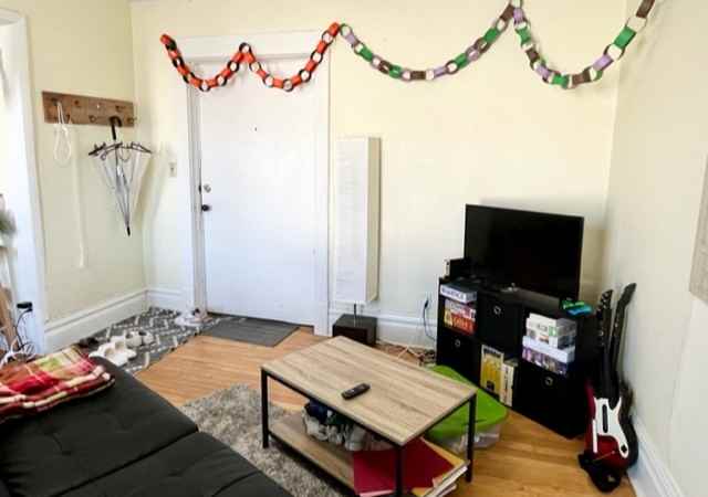 207 N Pinckney St #207-2 - Photo 2 of 13