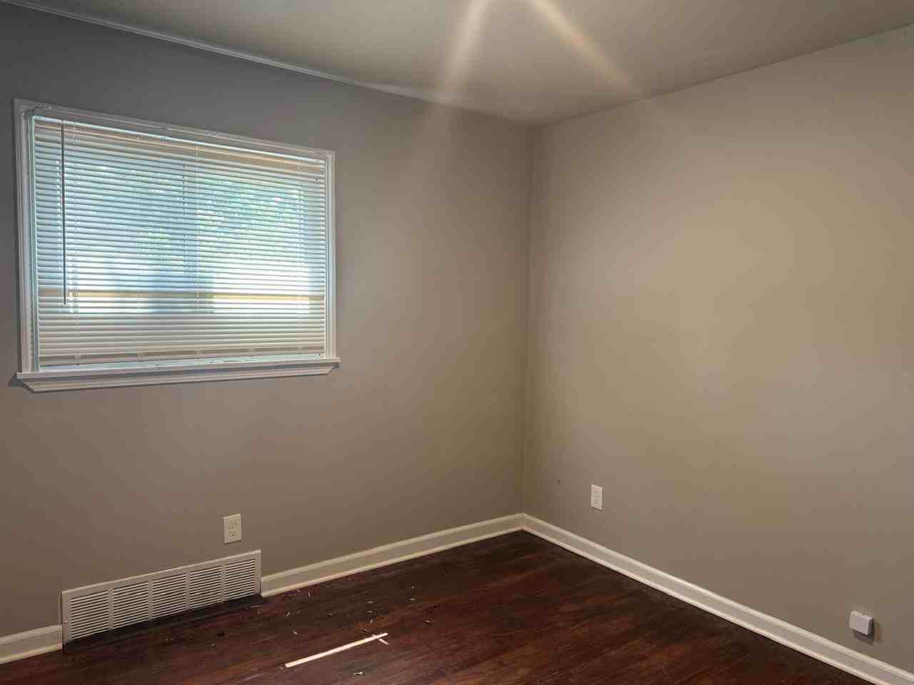 4845 University Place #1 - Photo 3 of 7