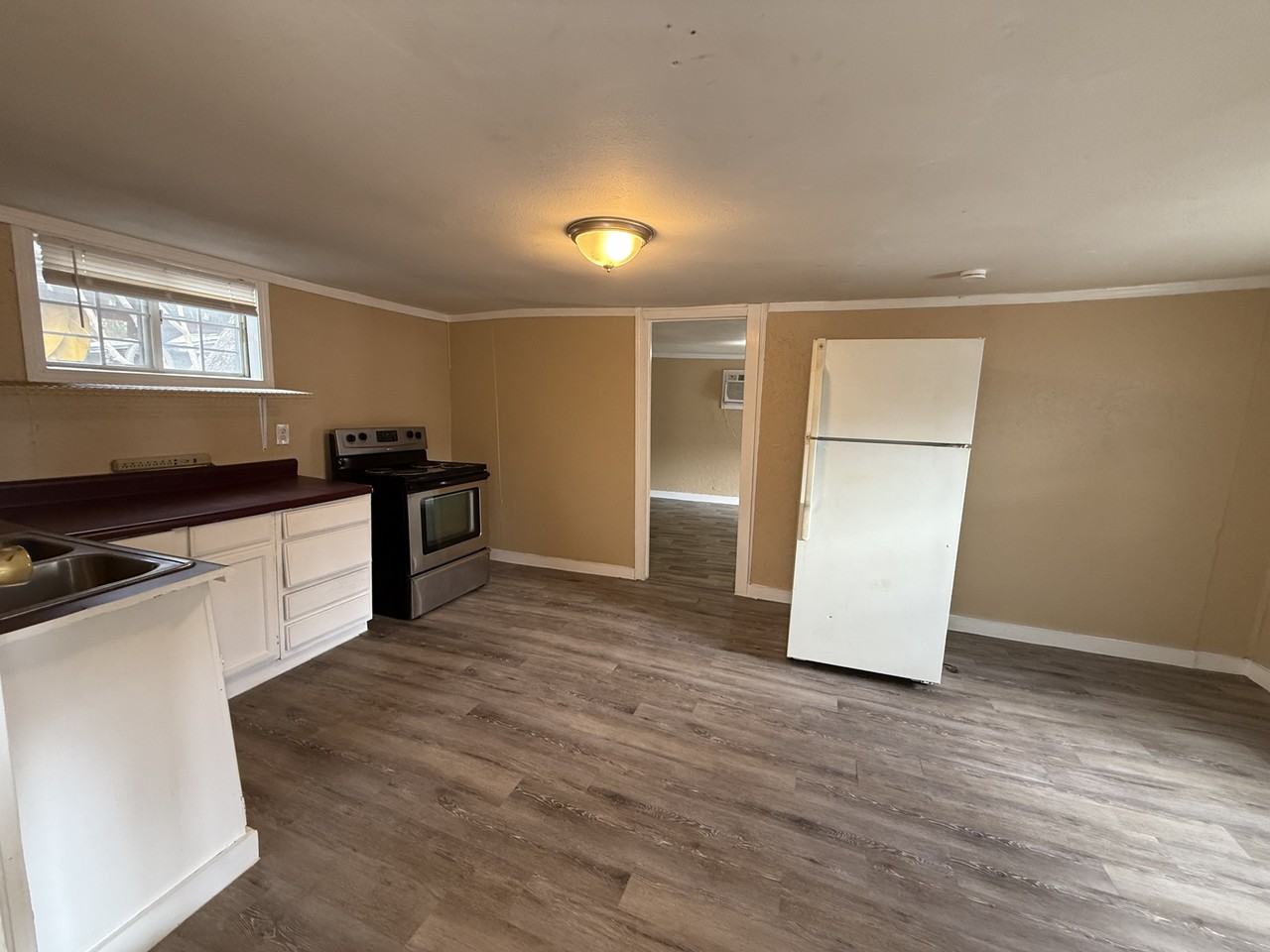 314 N Nueces #D - Photo 7 of 8