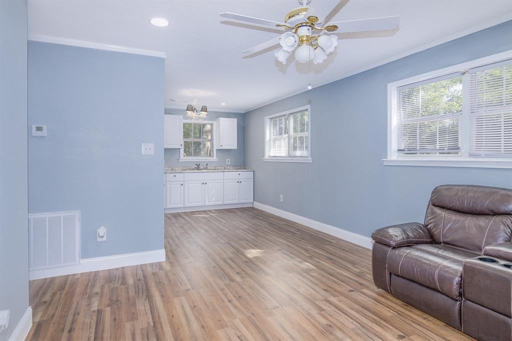 285 Debbies Blvd #1 - Photo 5 of 10