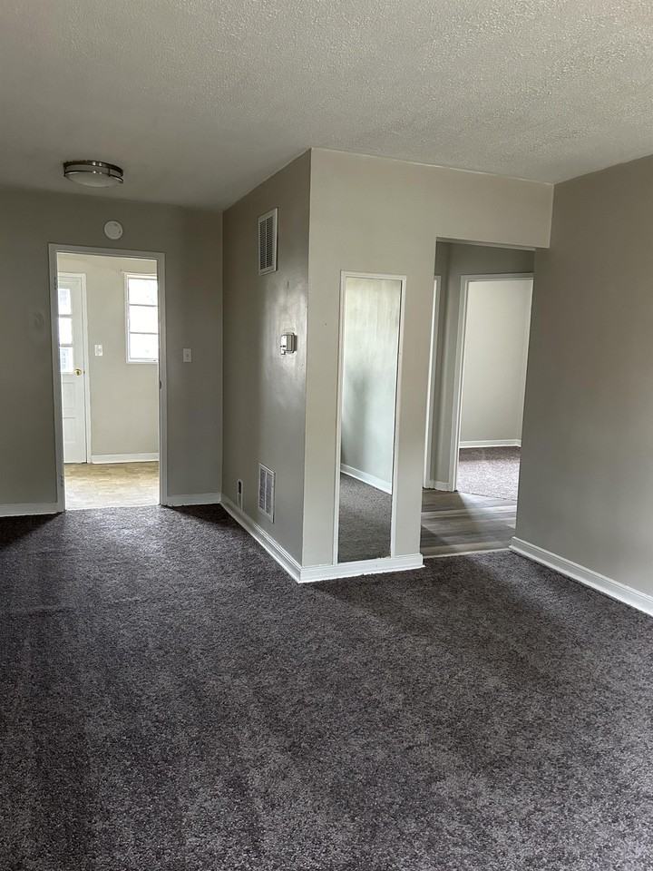 1630 Henry Avenue #1 - Photo 2 of 7