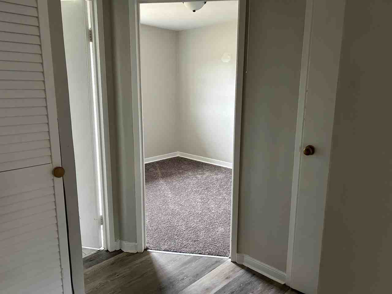 1630 Henry Avenue #1 - Photo 3 of 7