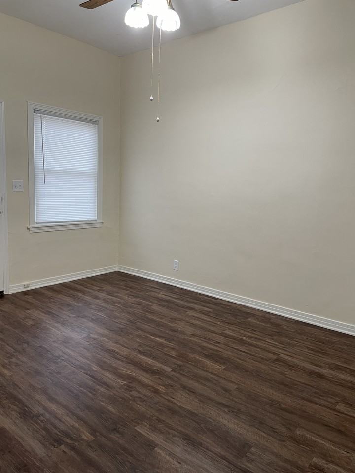 403 North Court Street #2 - Photo 4 of 4