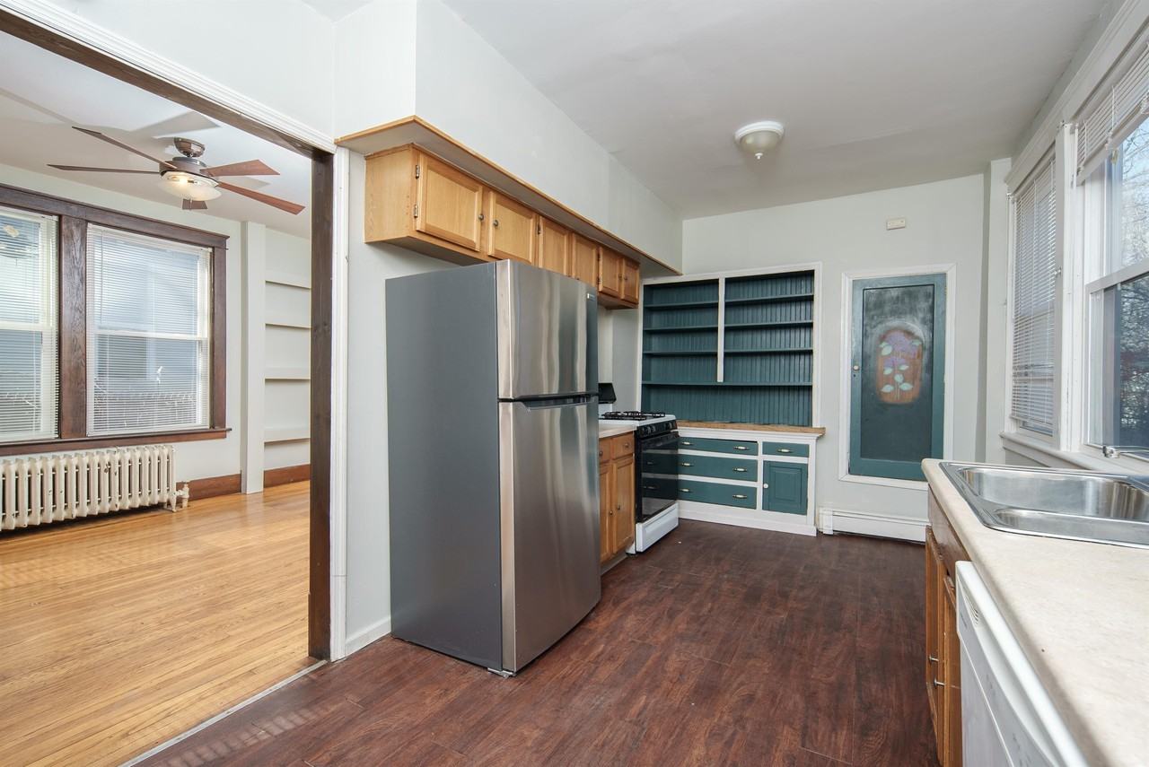 814 Lancaster Street #SF - Photo 4 of 32