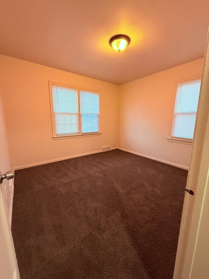 9345 Rutherford Street #3 - Photo 5 of 6