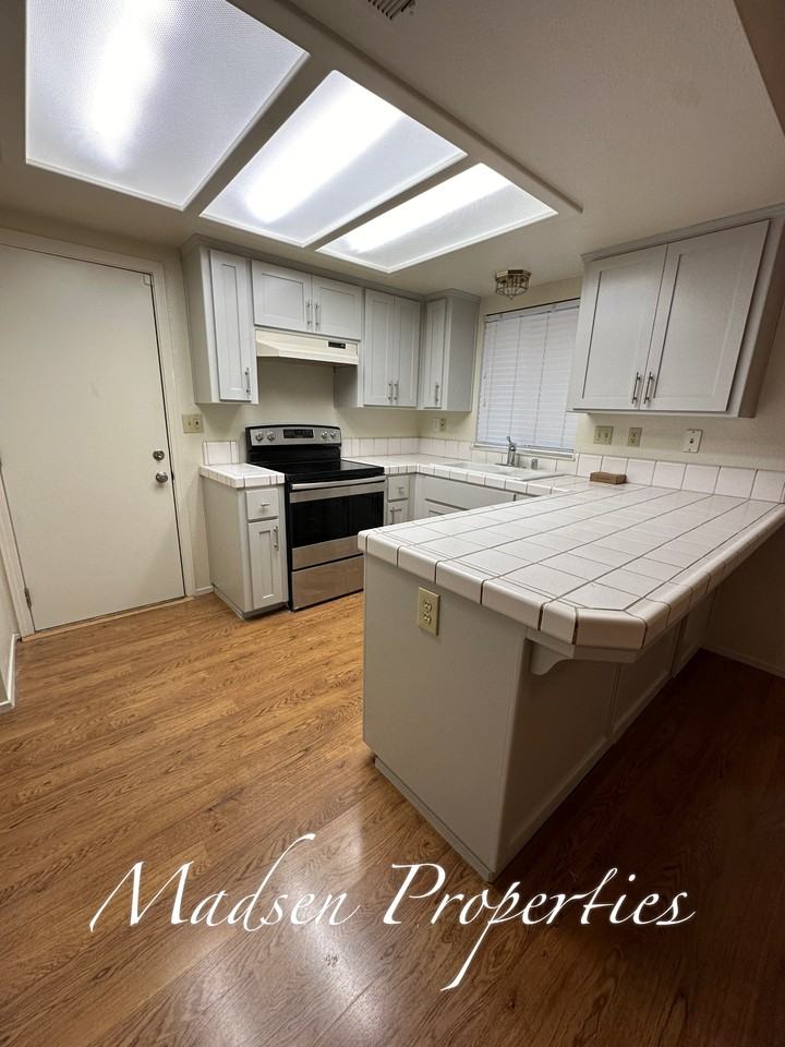 14736 Carnegie Rd #1 - Photo 6 of 25