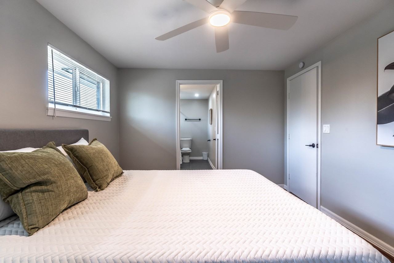 1602 Bonnie Brae St #12 - Photo 6 of 14