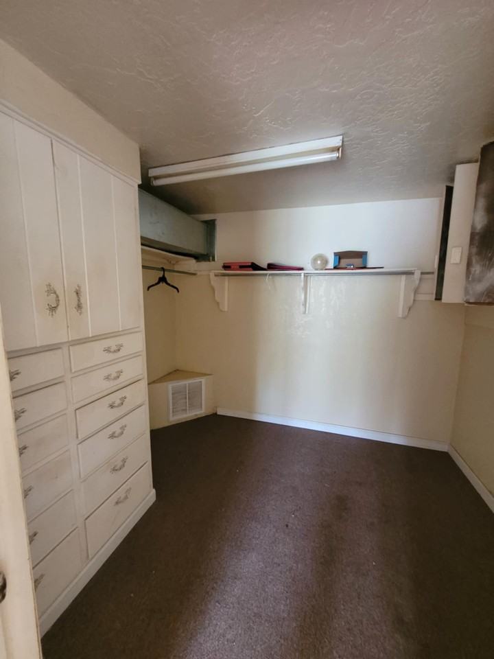 1211 W Oak Ave #1-2 - Photo 5 of 6