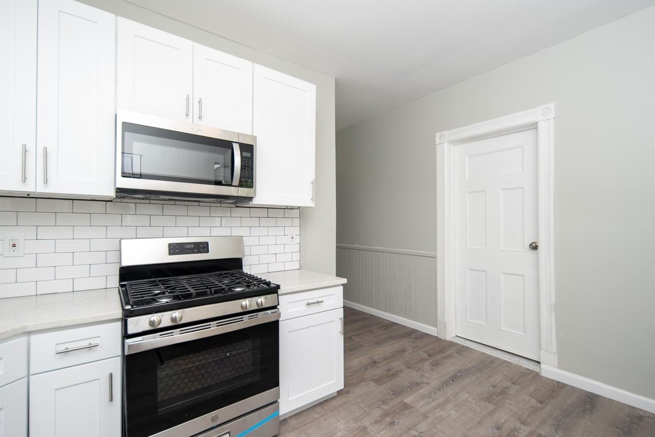 2326 Fifteenth St #2 - Photo 4 of 46