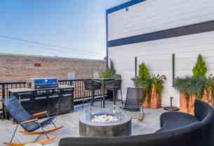 2411 Broadway St - Photo 1 of 1