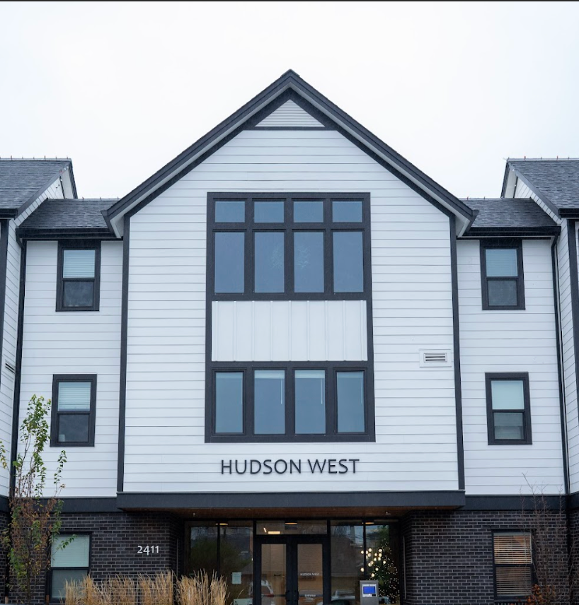 2411 Broadway St - Photo 3 of 14