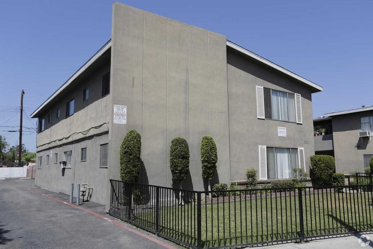 12131 Tamerlane Dr - Photo 2 of 3