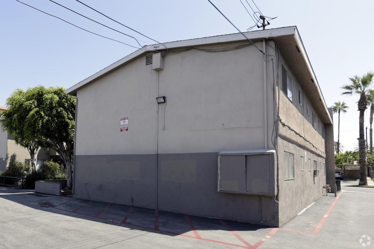 12131 Tamerlane Dr - Photo 3 of 3