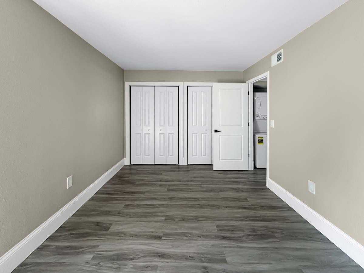 411 Danube Ave - Photo 7 of 50