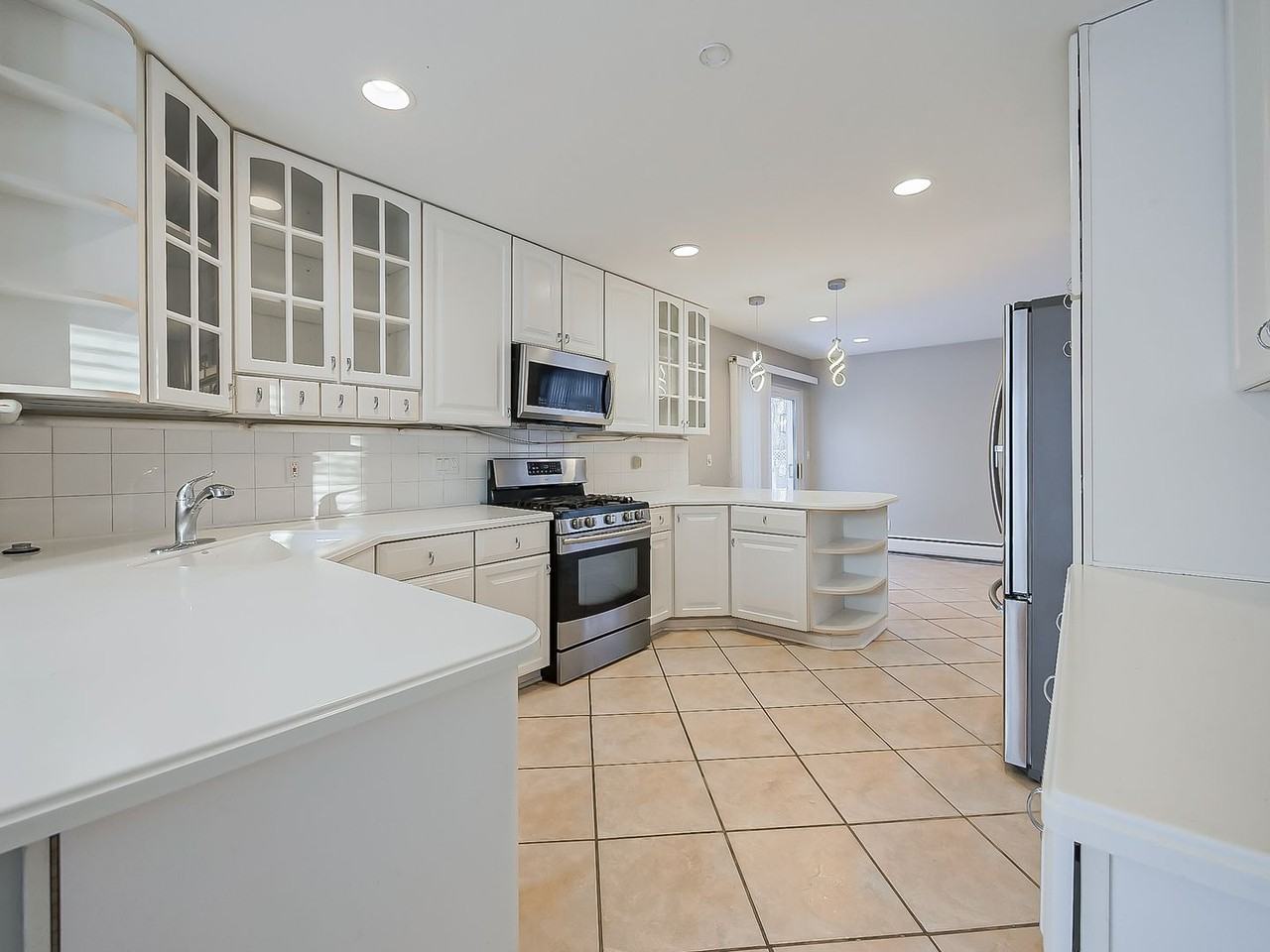 3730 Eastbourne Drive - Photo 3 of 47