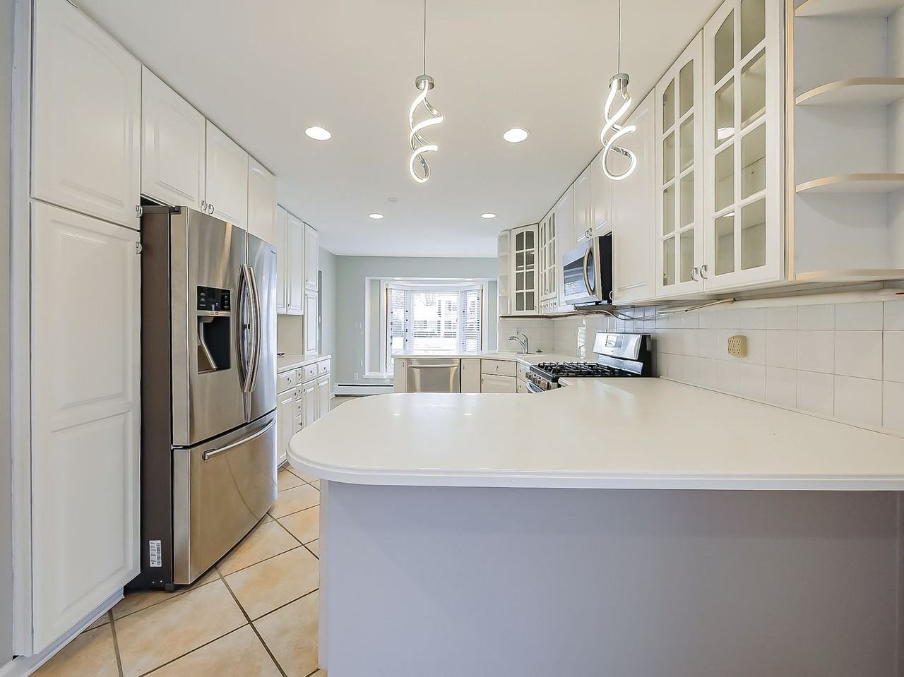 3730 Eastbourne Drive - Photo 4 of 47