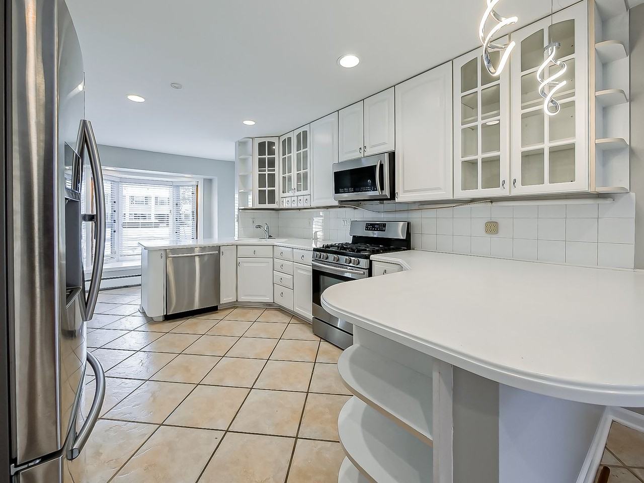 3730 Eastbourne Drive - Photo 5 of 47