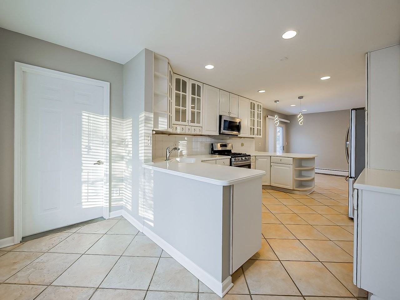 3730 Eastbourne Drive - Photo 6 of 47