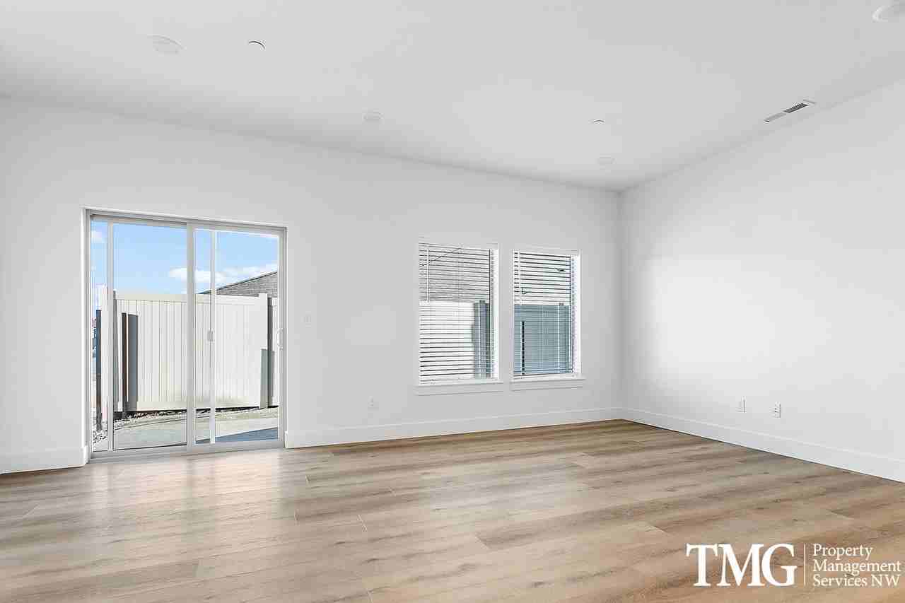 Vintage Park Townhomes - Photo 3 of 34