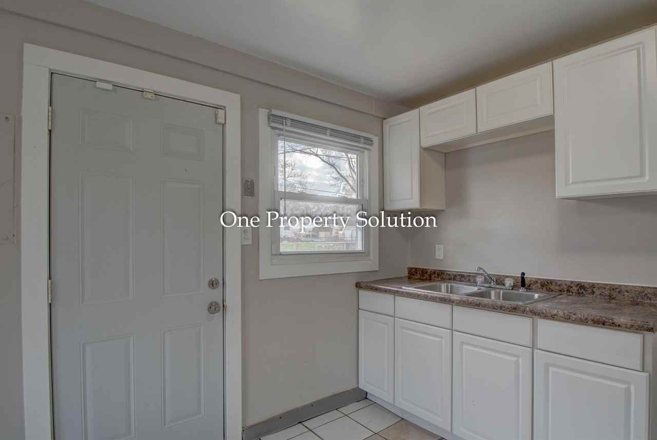 5147 East 10th Avenue #1 - Photo 6 of 23