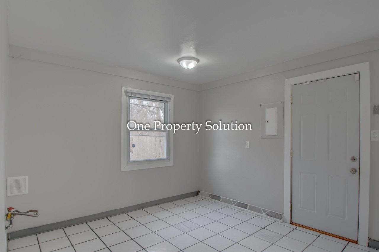 5147 East 10th Avenue #1 - Photo 7 of 23